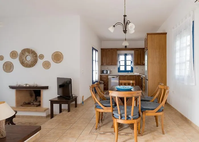 בית נופש Traditional Cycladic Paros נאוסה